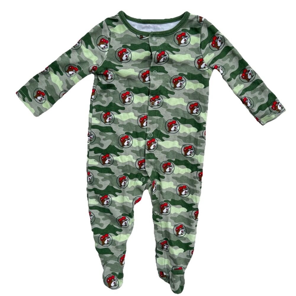 NWOT Buc-ees Logo Baby 6-9 Months Camo Pattern Green White Footie Pajamas Pjs